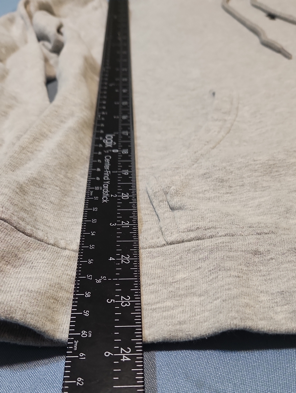 Under Armour Women's Heather Gray Pullover Hoodie. Size Medium. - Picture 6 of 6